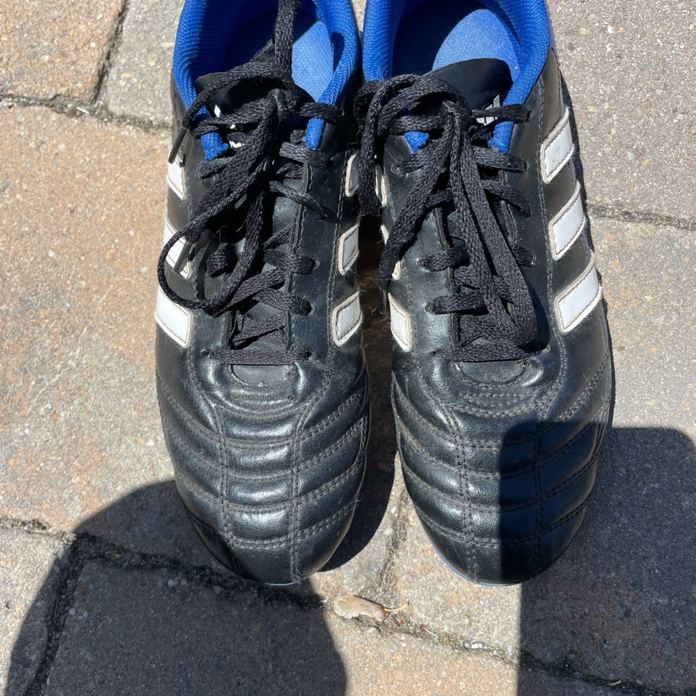Adidas Soccer Cleats - Picture 7 of 11